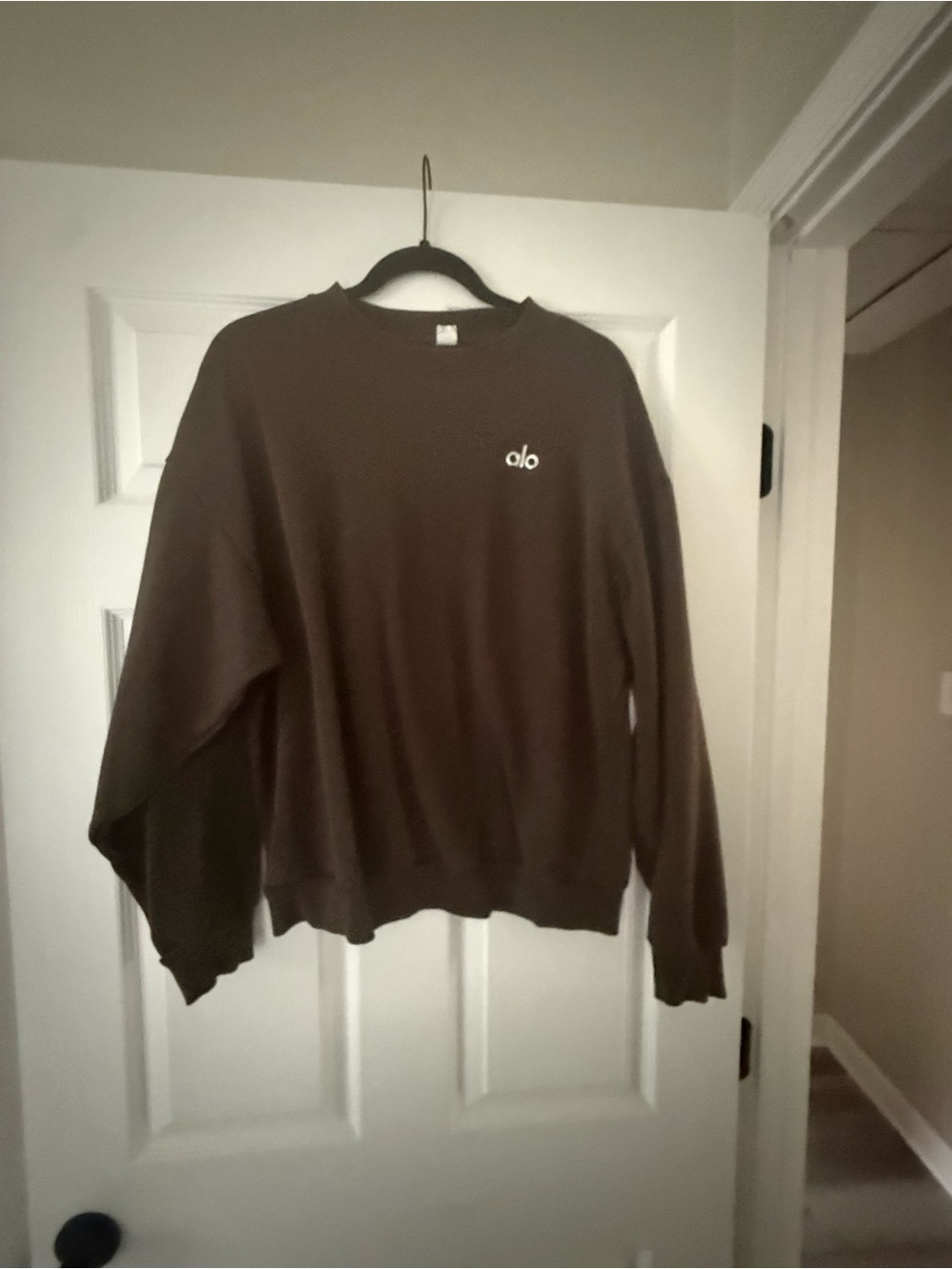 ALO Yoga Women's Espresso Sweatshirt - Picture 2 of 3